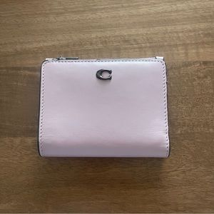 Coach bifold snap wallet in Pewter/ice purple